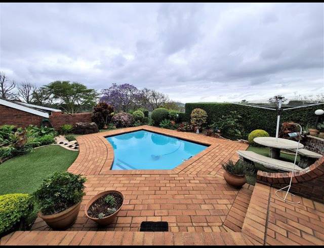 3 BEDROOM TOWNHOUSE SOLD IN PADFIELD PARK
